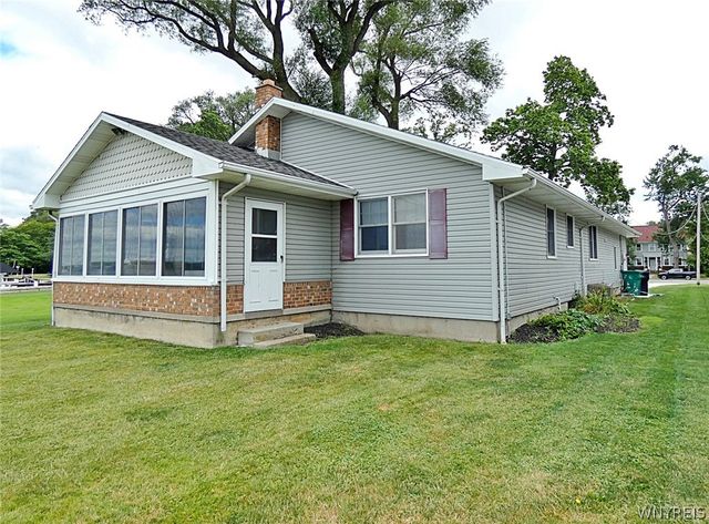 8641 Rivershore Drive, Niagara Falls, NY 14304