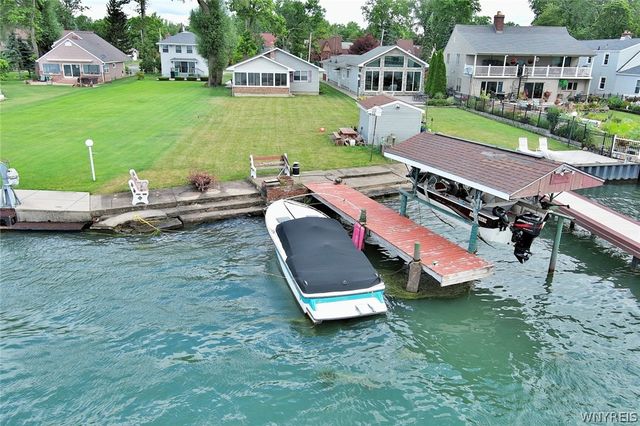 8641 Rivershore Drive, Niagara Falls, NY 14304