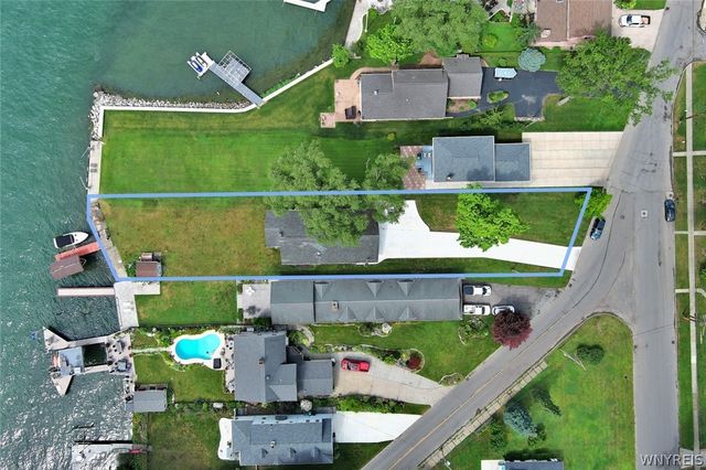 8641 Rivershore Drive, Niagara Falls, NY 14304