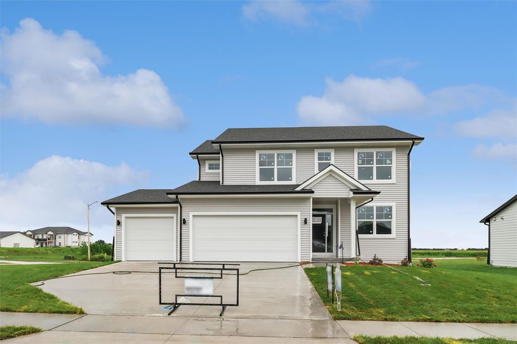 202 Cedar Drive, Gilbert, IA 50105