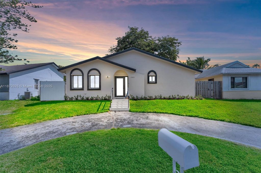 13621 SW 287th Ln, Homestead, FL 33033