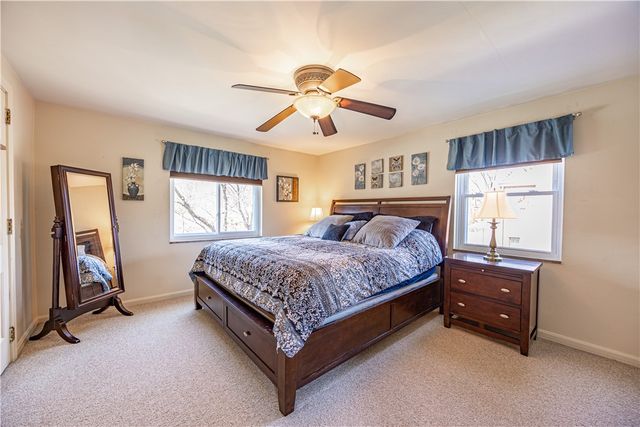 222 Glenview Dr, New Kensington, PA 15068