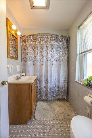 222 Glenview Dr, New Kensington, PA 15068