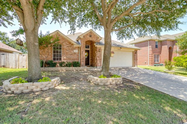 1004 Pebblecreek Drive, Burleson, TX 76028