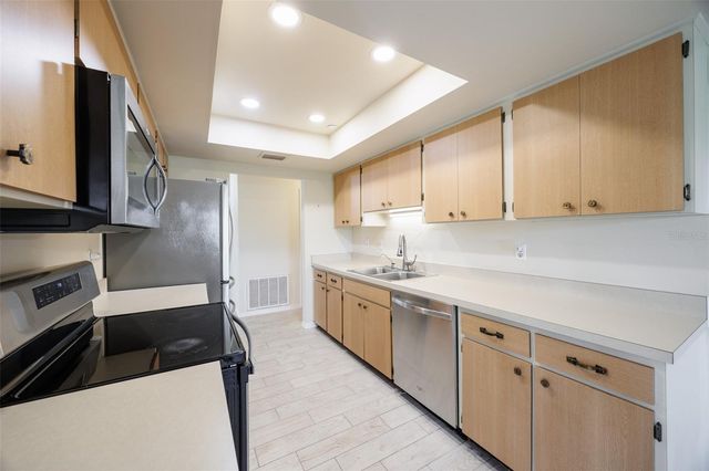 2321 LANCASTER DRIVE, Sun City Center, FL 33573