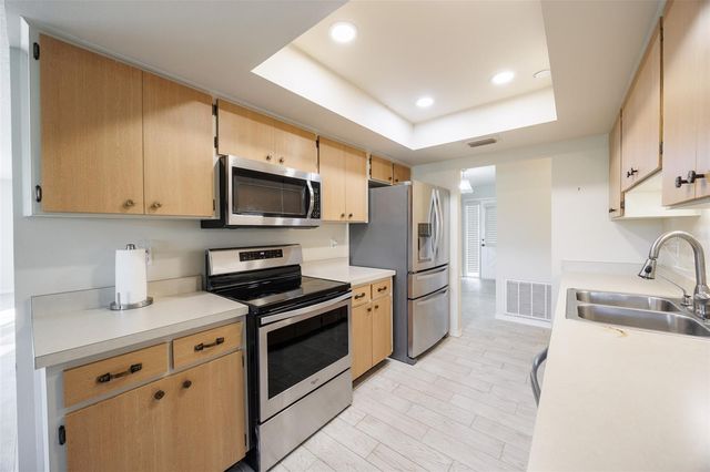 2321 LANCASTER DRIVE, Sun City Center, FL 33573