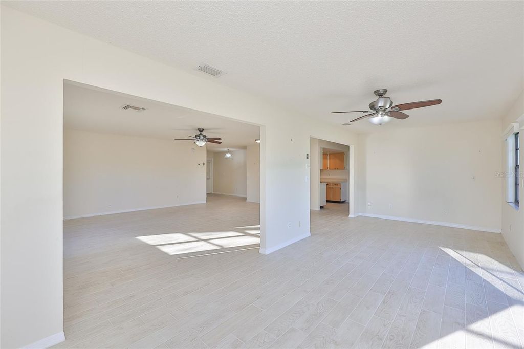 Image 12 of property listing at 2321 LANCASTER DRIVE, Sun City Center, FL 33573
