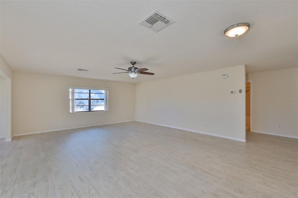 Image 6 of property listing at 2321 LANCASTER DRIVE, Sun City Center, FL 33573