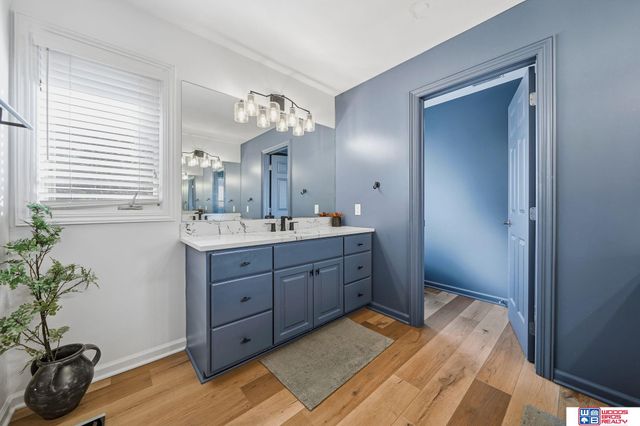 6321 Black Forest Drive, Lincoln, NE 68516