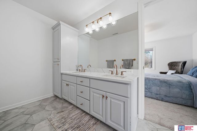 6321 Black Forest Drive, Lincoln, NE 68516