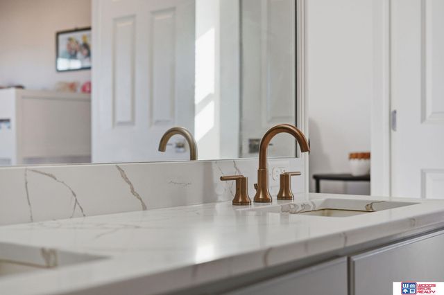 6321 Black Forest Drive, Lincoln, NE 68516