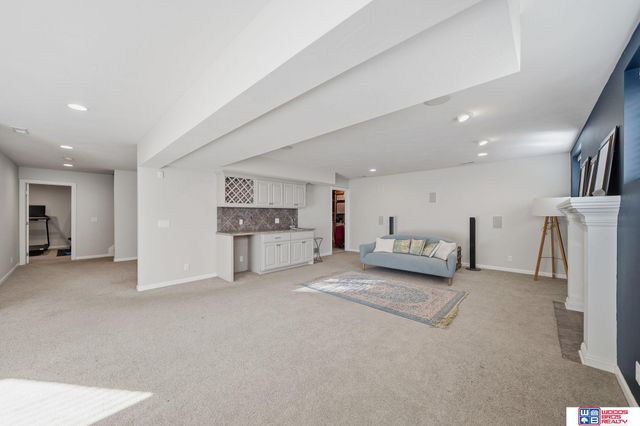 6321 Black Forest Drive, Lincoln, NE 68516