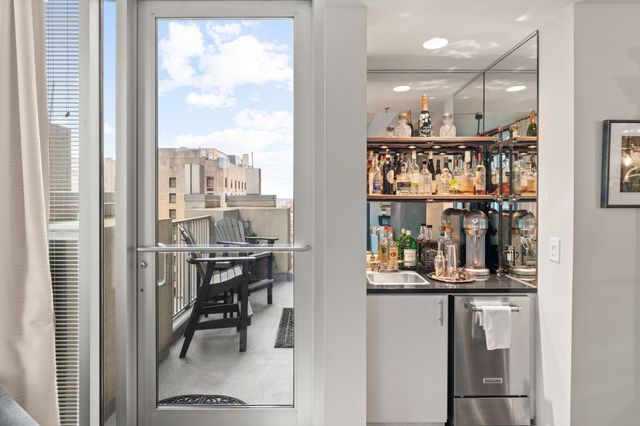 415 Church St Apt 1001, Nashville, TN 37219