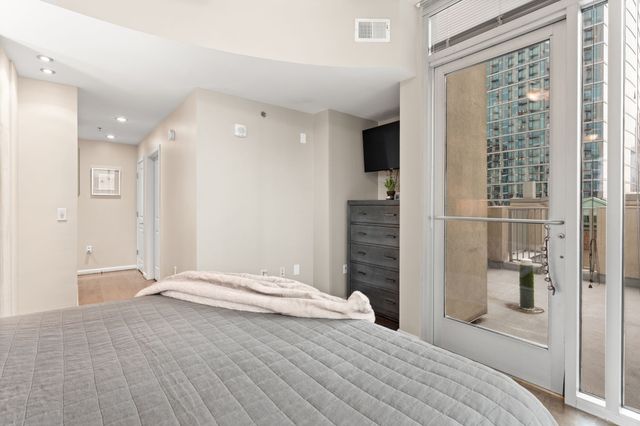 415 Church St Apt 1001, Nashville, TN 37219