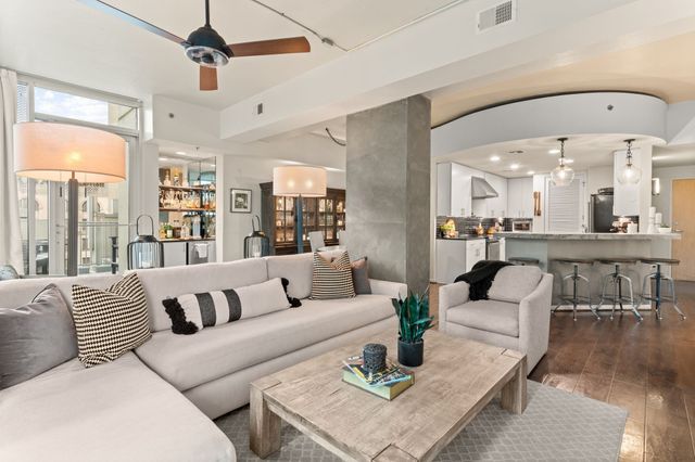 415 Church St Apt 1001, Nashville, TN 37219