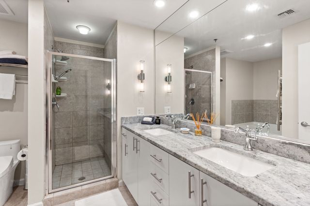 415 Church St Apt 1001, Nashville, TN 37219