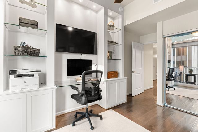 415 Church St Apt 1001, Nashville, TN 37219