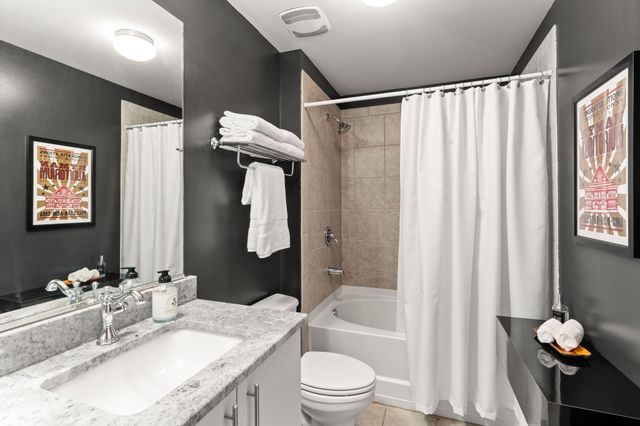 415 Church St Apt 1001, Nashville, TN 37219