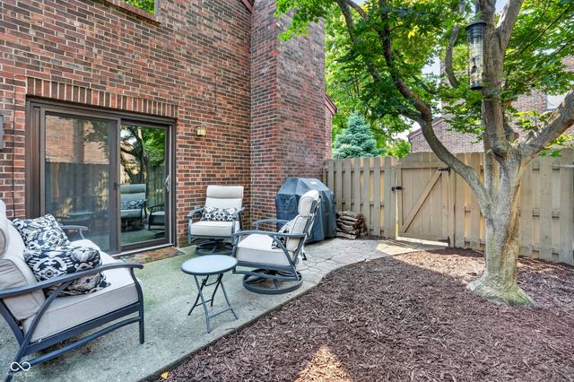 374 E Saint Clair Street, Indianapolis, IN 46202