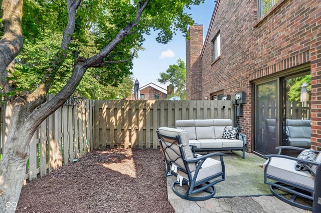 374 E Saint Clair Street, Indianapolis, IN 46202