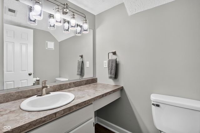 374 E Saint Clair Street, Indianapolis, IN 46202
