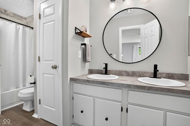 374 E Saint Clair Street, Indianapolis, IN 46202