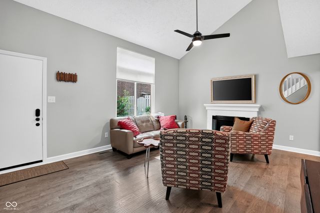 374 E Saint Clair Street, Indianapolis, IN 46202