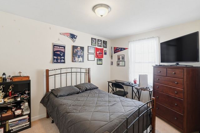 943 Stonegate Lndg, Dighton, MA 02764