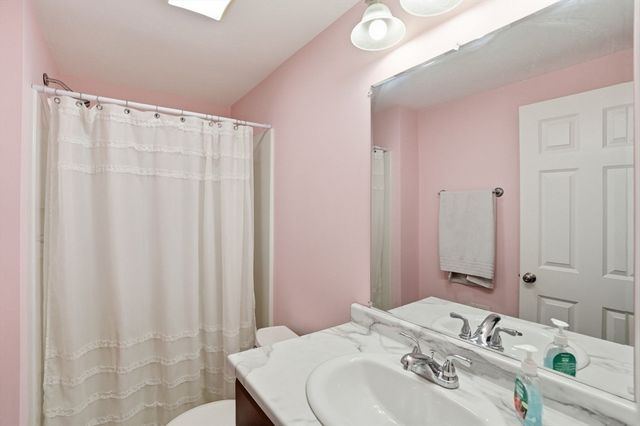 943 Stonegate Lndg, Dighton, MA 02764