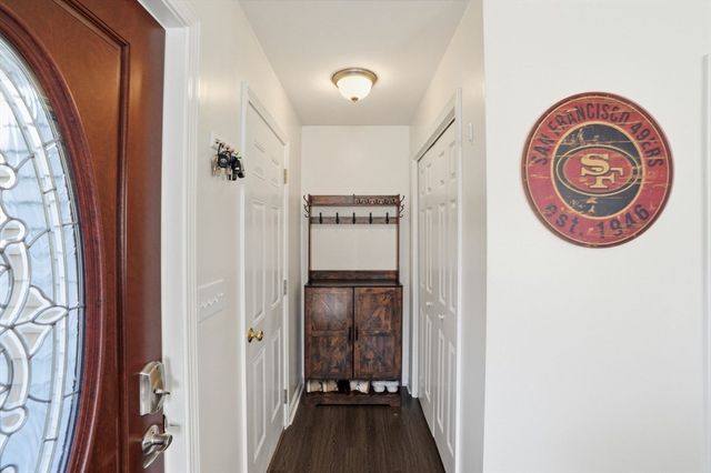 943 Stonegate Lndg, Dighton, MA 02764