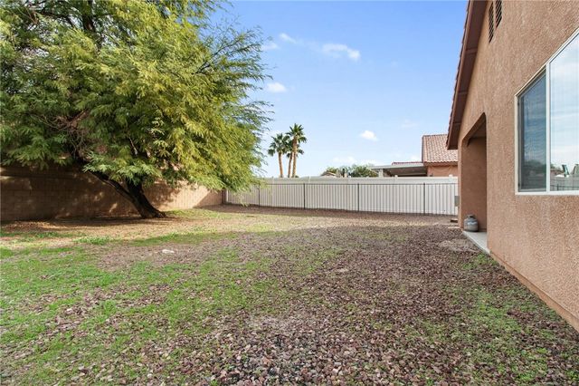 1633 E Segovia Way, Fort Mohave, AZ 86426