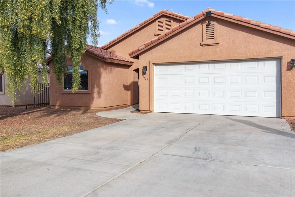 1633 E Segovia Way, Fort Mohave, AZ 86426