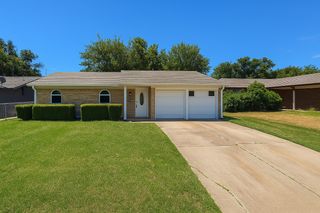 4516 Parkwood Drive, Forest Hill, TX 76140