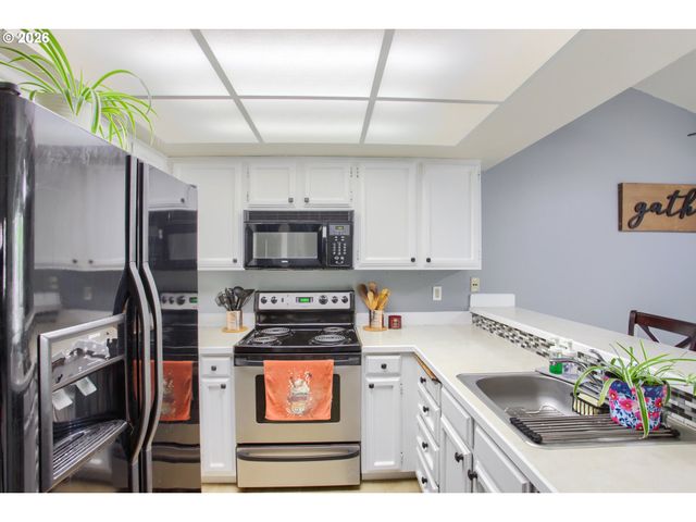 14633 Sw GRAYLING Ln, Beaverton, OR 97007