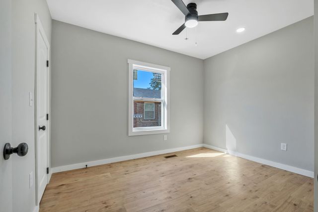 96 Cedarcrest Dr, Clarksville, TN 37042