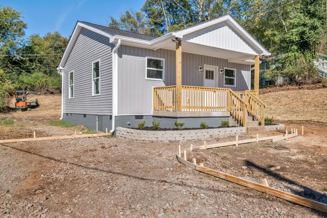 96 Cedarcrest Dr, Clarksville, TN 37042