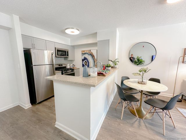 52 Forest Street 1402, Stamford, CT 06901