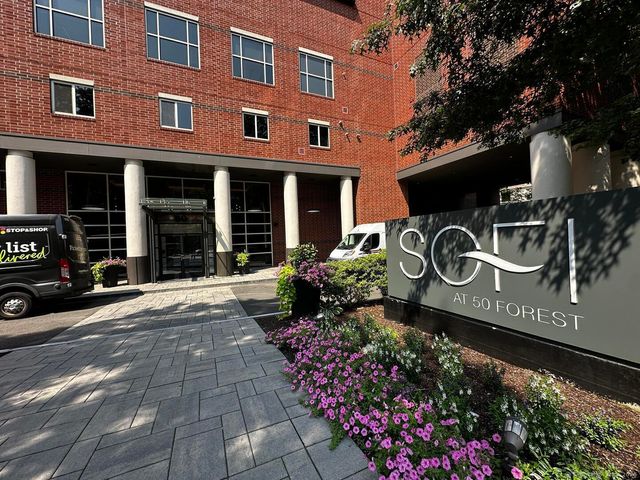 52 Forest Street 1402, Stamford, CT 06901