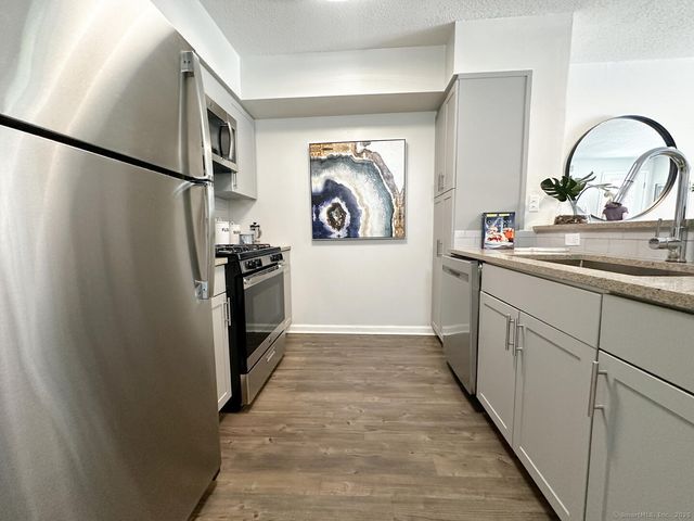 52 Forest Street 1402, Stamford, CT 06901