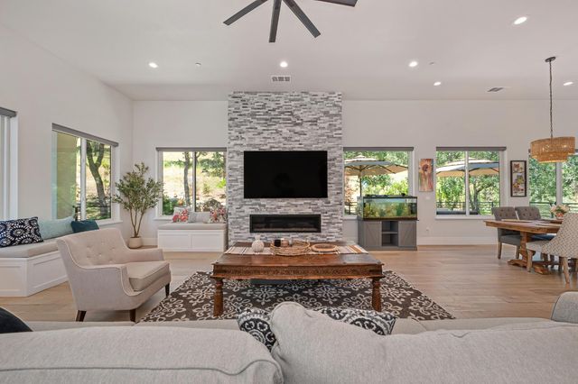 720 Deerbrooke Trl, Auburn, CA 95603