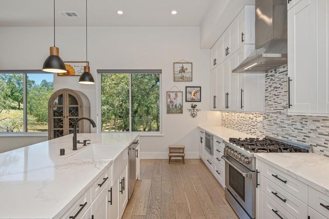 720 Deerbrooke Trl, Auburn, CA 95603