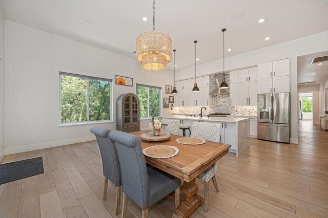 720 Deerbrooke Trl, Auburn, CA 95603