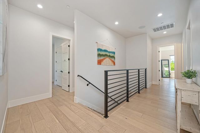 720 Deerbrooke Trl, Auburn, CA 95603