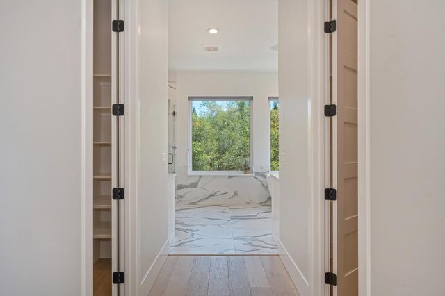 720 Deerbrooke Trl, Auburn, CA 95603