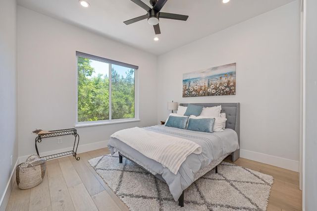 720 Deerbrooke Trl, Auburn, CA 95603