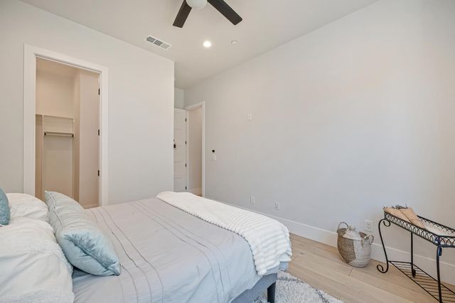 720 Deerbrooke Trl, Auburn, CA 95603
