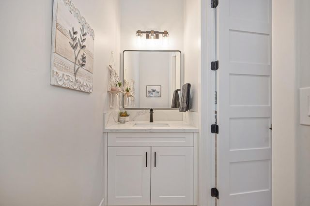 720 Deerbrooke Trl, Auburn, CA 95603