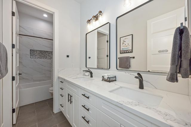 720 Deerbrooke Trl, Auburn, CA 95603
