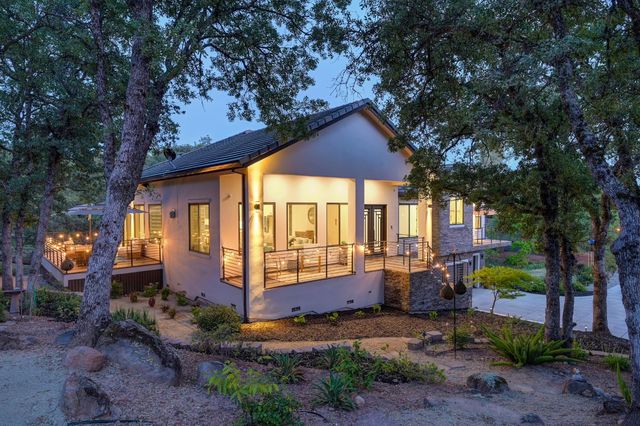 720 Deerbrooke Trl, Auburn, CA 95603