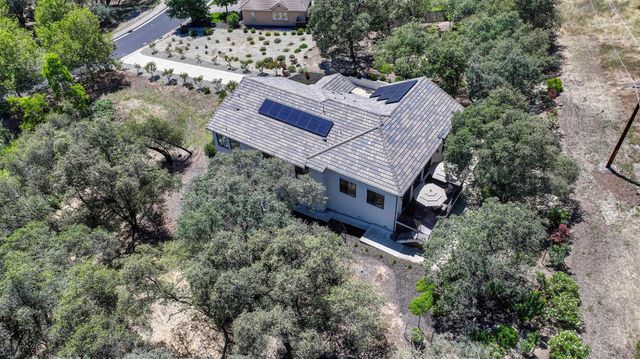 720 Deerbrooke Trl, Auburn, CA 95603
